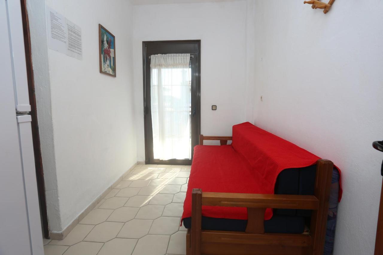 פפקוהורי Apartments Villa Castor מראה חיצוני תמונה