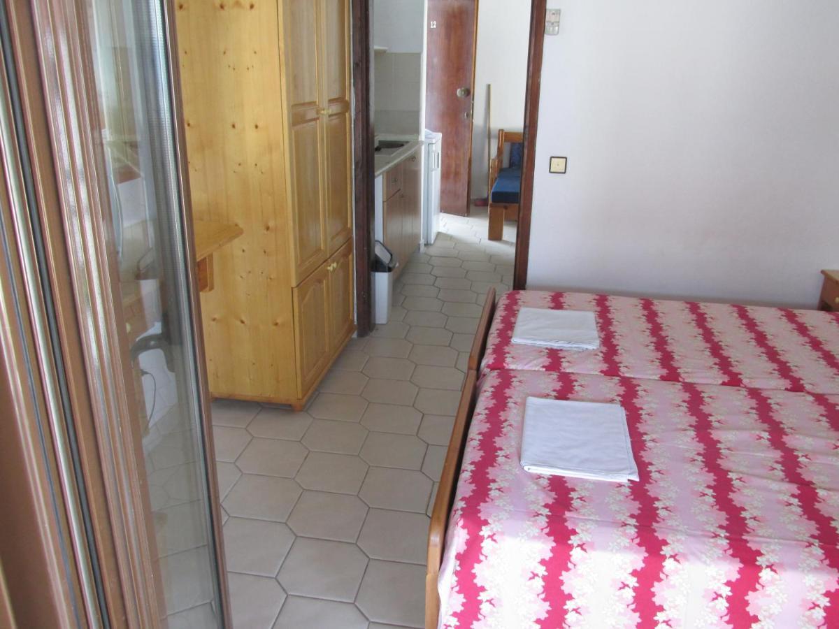 פפקוהורי Apartments Villa Castor מראה חיצוני תמונה
